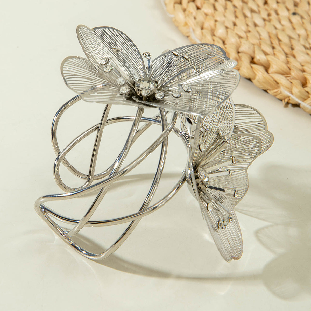 European and American Niche Ginkgo Leaf Tassel Necklace Design Sense Retro Pull-out Imitation Pearl Choker Jewelry choker