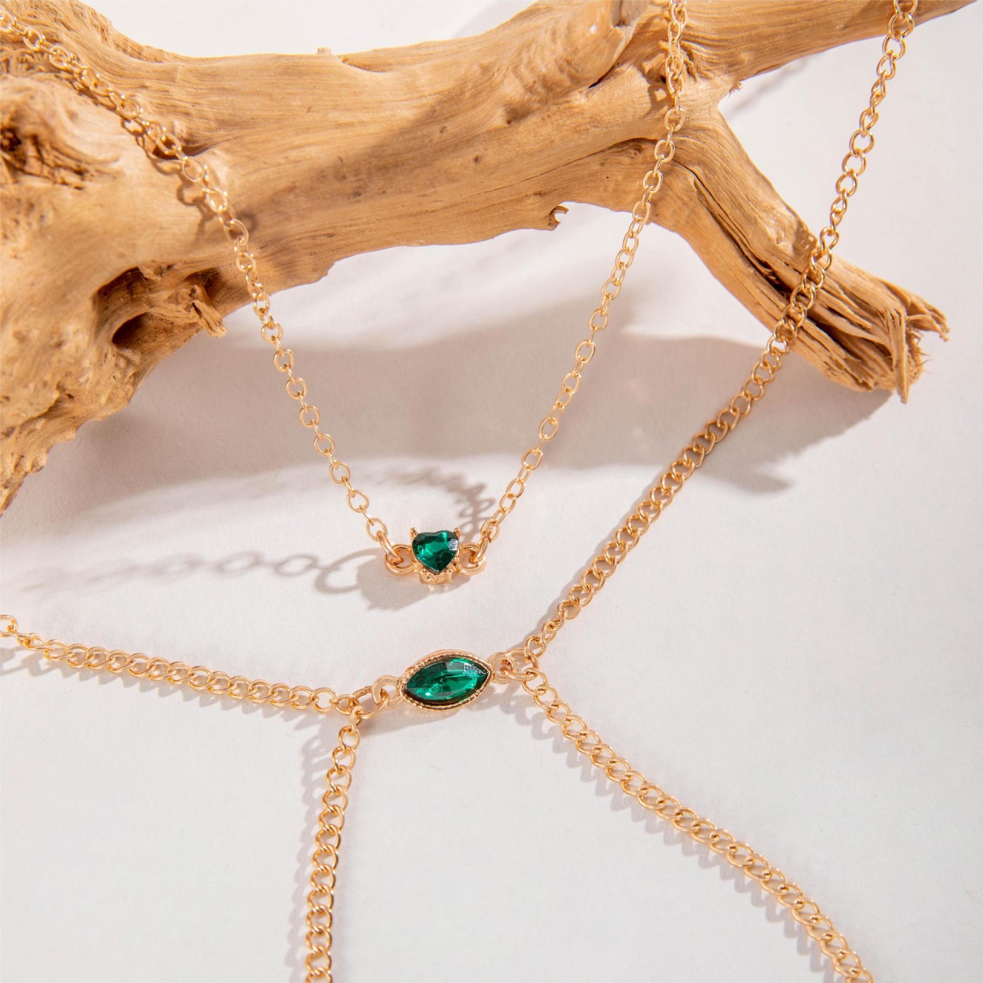 Trendy Simple Men's Body Chain Necklace Fashion Imitation Emerald Heart Hollow Chest Chain with Diamonds
