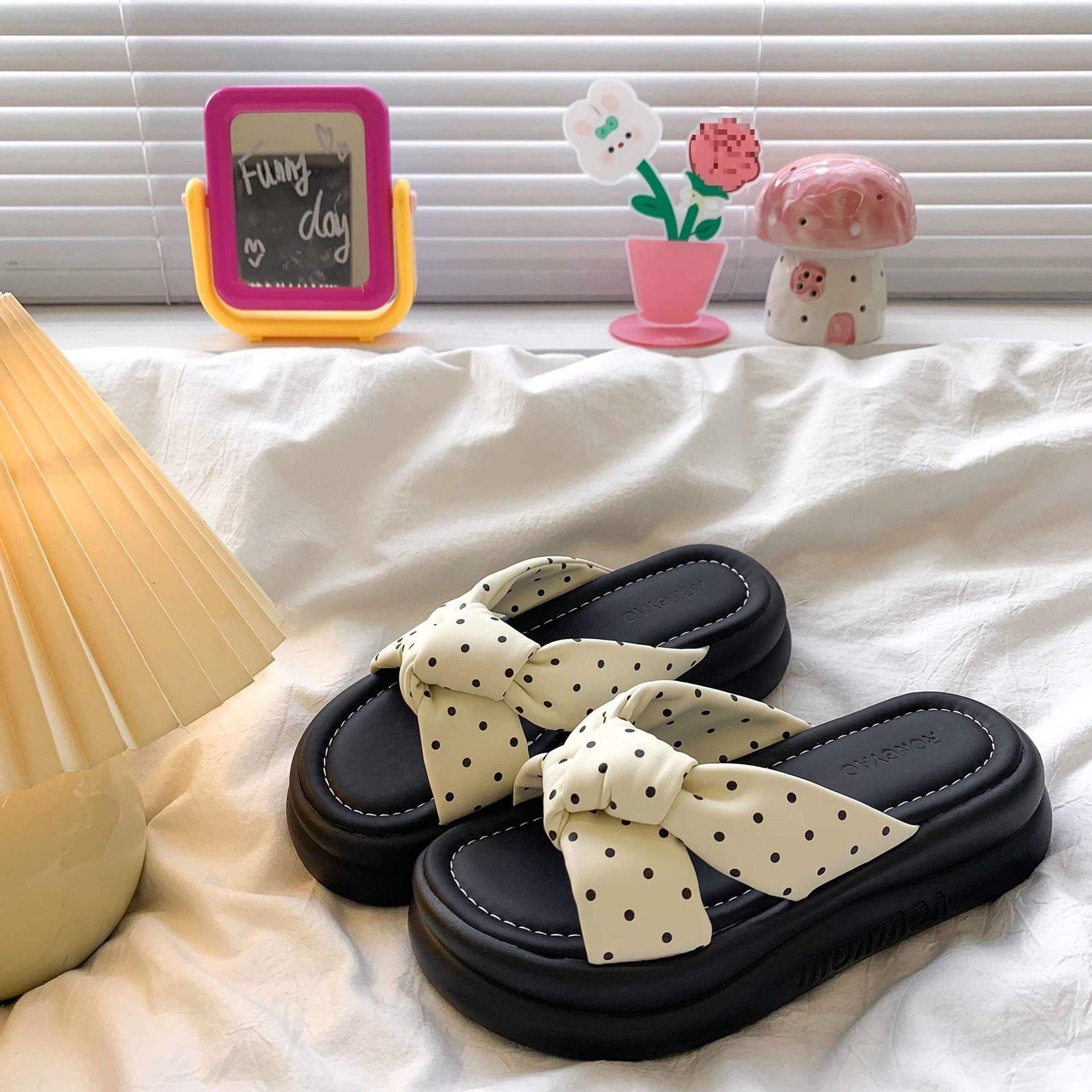 Women's Summer Thick-Soled Slippers for Outdoor Wear2025New Style Fairy Style Fashion One-Strap Sandals to Match Dresses