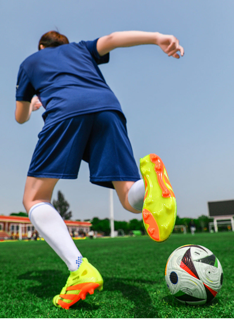 2025New Football Shoes for Men and Women, Youth Students, Fashionable and Comfortable, Long Spikes, Low-top, Factory Direct Sale