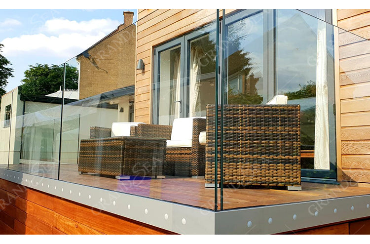 Modern clear Laminated Tempered Glass Balcony Railing Stainless Beautiful Designs