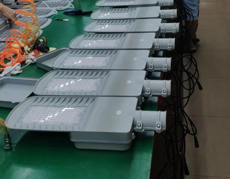 Outdoor Lighting Waterproof IP65 Remote Control Solar Light 300W350W500W1000W1600W2000W Led Solar Street Light