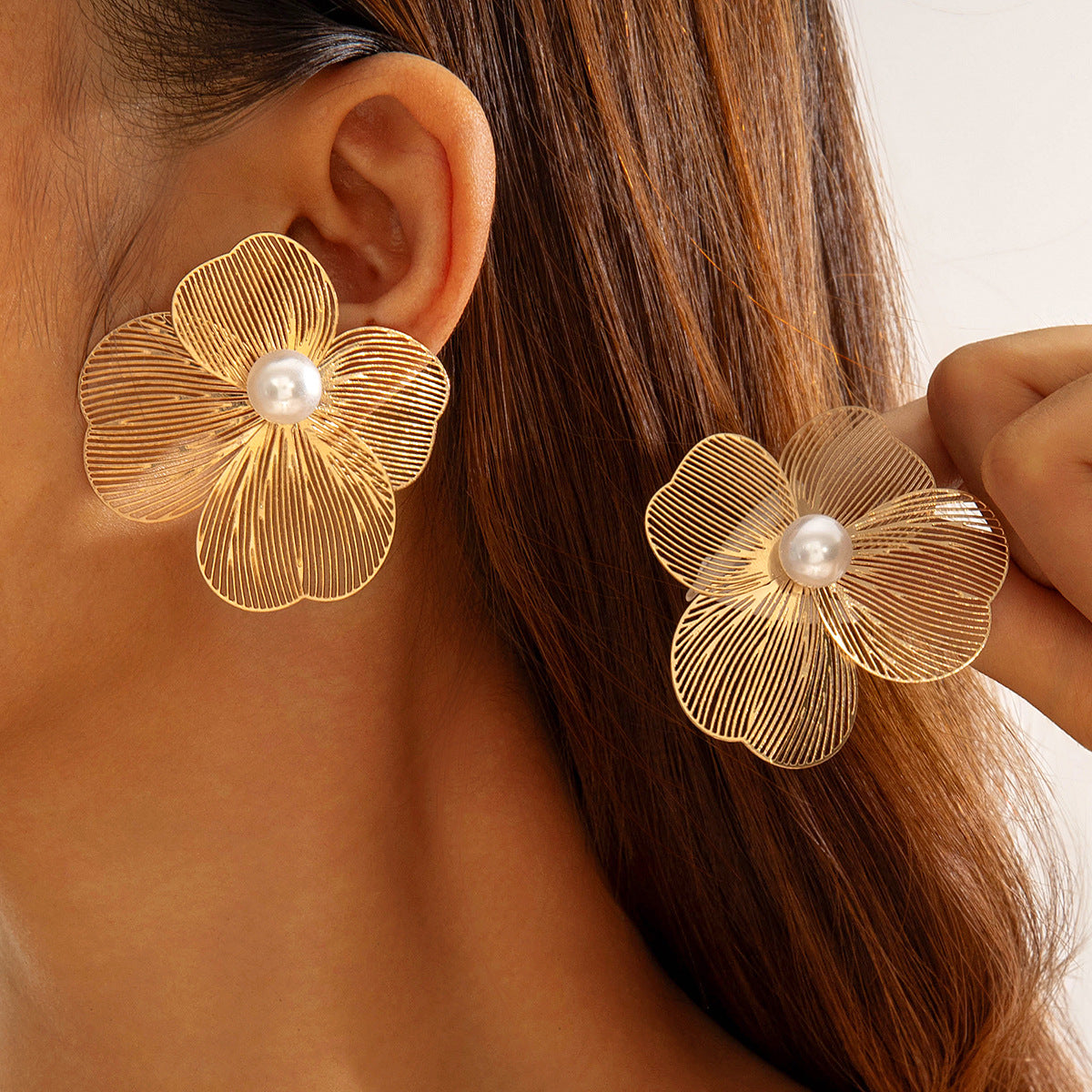 European and American Niche Ginkgo Leaf Tassel Necklace Design Sense Retro Pull-out Imitation Pearl Choker Jewelry choker