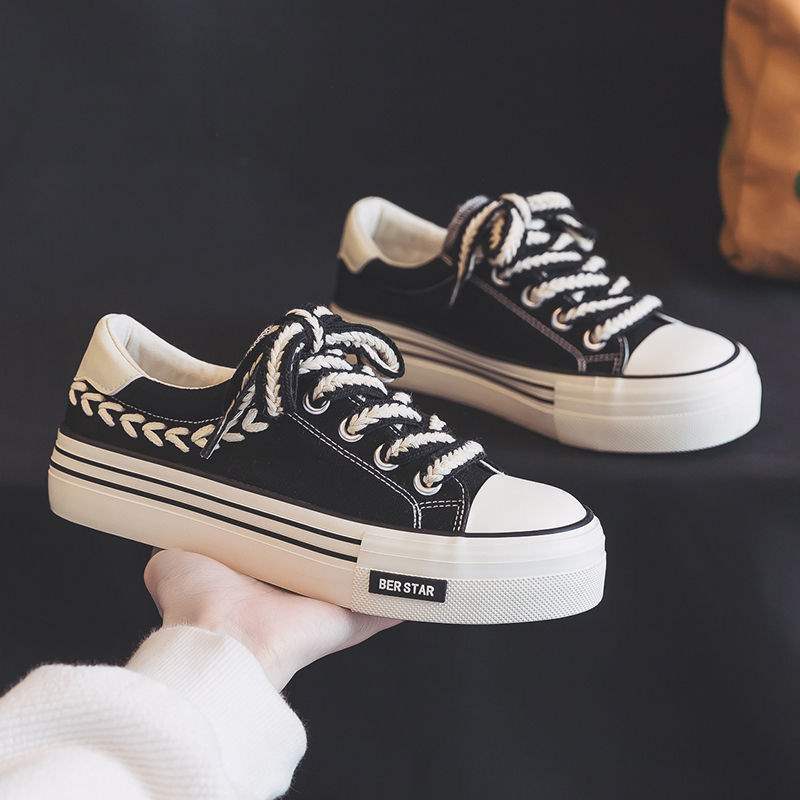 Women's Canvas Shoes2025Autumn New Wheat Spike Niche Design Campus Black Women's Shoes Versatile Casual Sneakers