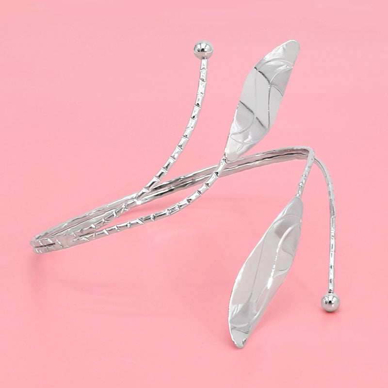 New Women's Arm Bracelet Accessory Open Metal Leaf Fashion High-end Feel Accessory European and American Exaggerated Bracelet