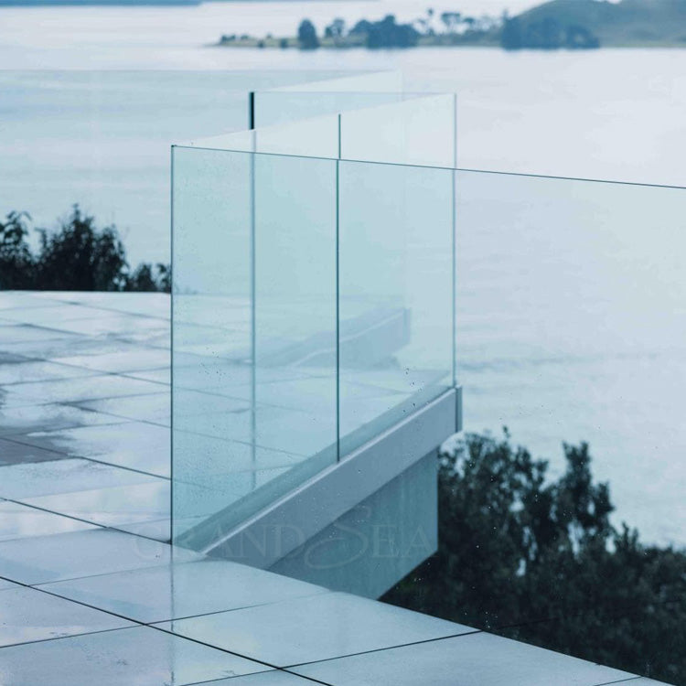 Outdoor Simple Balcony Glass Railing Balustrade Designs for Swimming Pool