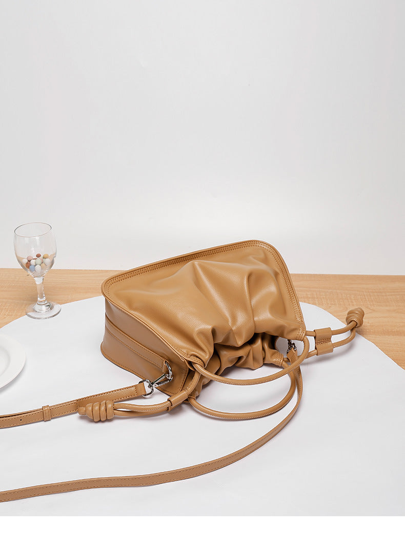 Special-Interest Design Bag Women2024New Large Capacity Pleated Cloud Bag Simple Commuting Shoulder Crossbody Underarm Bag
