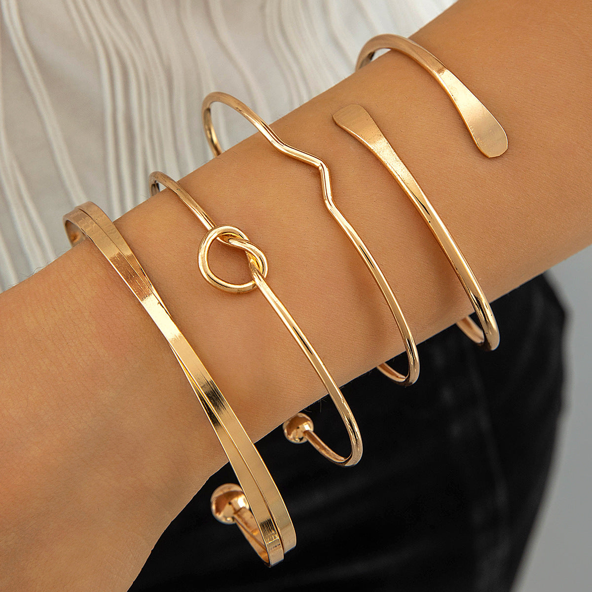 European and American Ornament Stackable Round Imitation Pearl Smooth Open Bracelet Fashion Jewelry Bracelet Wholesale