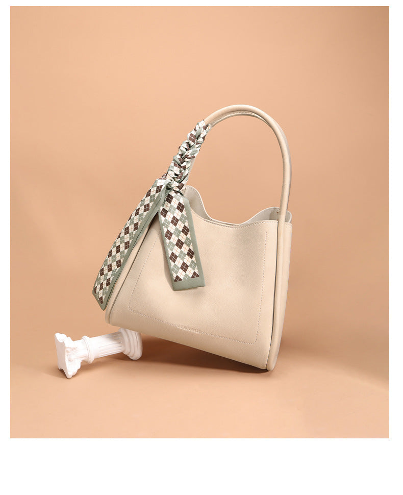 European and American New Bucket Bag Versatile Handbag Large Capacity Showy Basket Bag Women's Fashion Light Luxury Single Shoulder Crossbody Bag