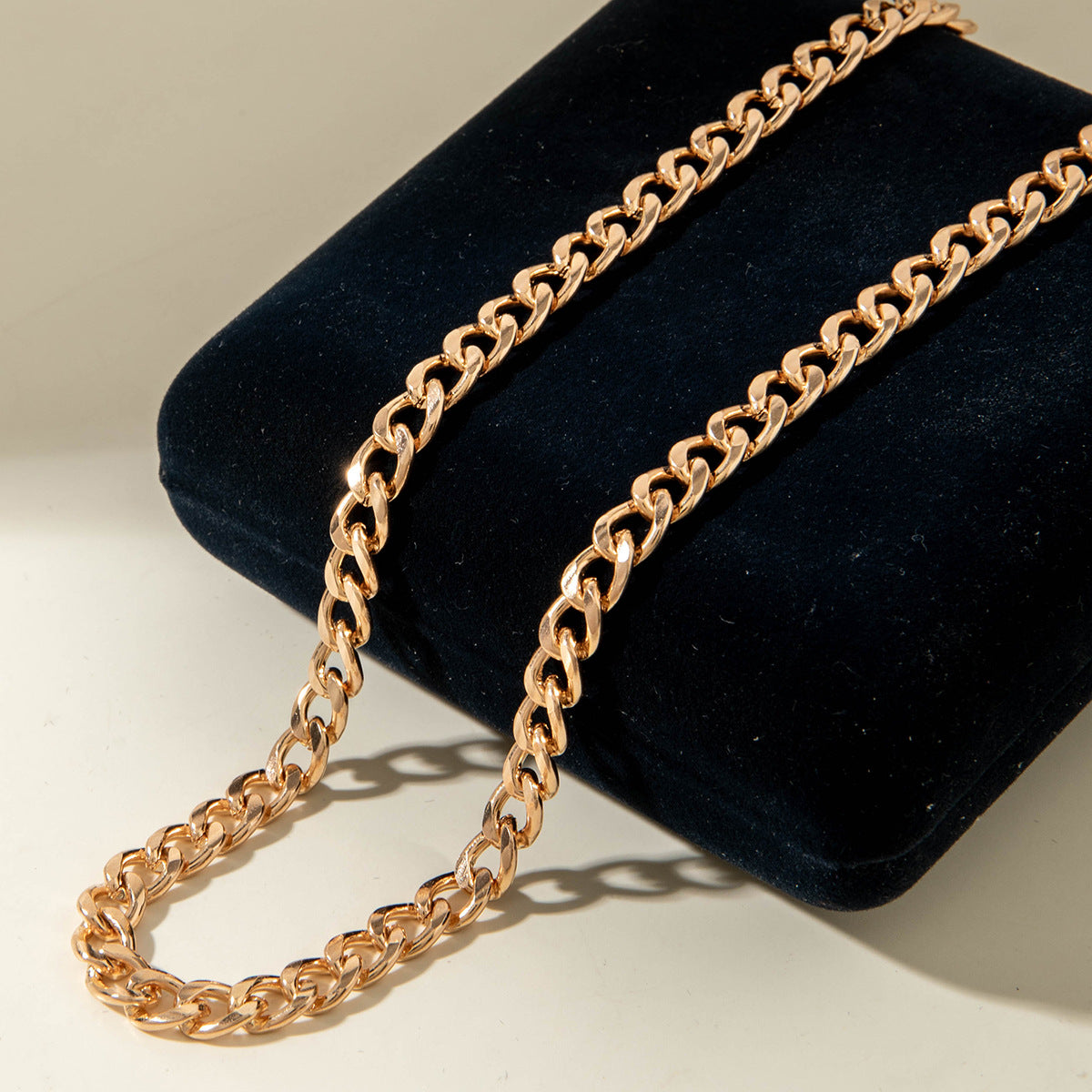 European and American Ornament Fashion Hip-Hop Short Thick Chain Geometric Necklace Metal Exaggerated Necklace