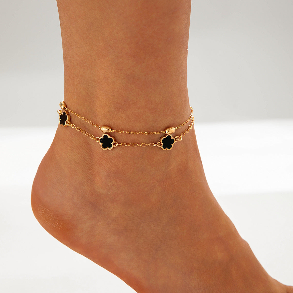 European and American Fashion Alloy Inlaid Diamond Five-Leaf Clover Bracelet Jewelry Three-Piece Set Simple Geometric Smooth Bracelet Wholesale