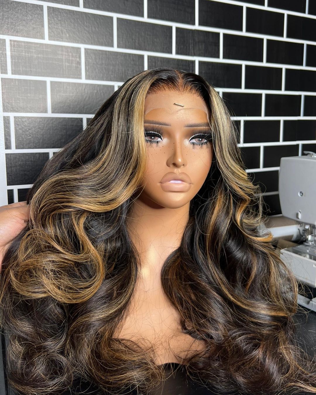 Highlight Ombre Lace Front Wig 13x6 Wavy Lace Glueless Wig