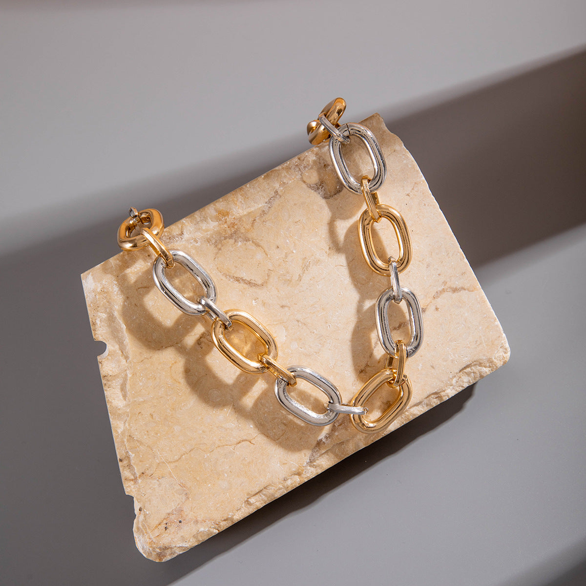 European and American Ornament Fashion Hip-Hop Short Thick Chain Geometric Necklace Metal Exaggerated Necklace