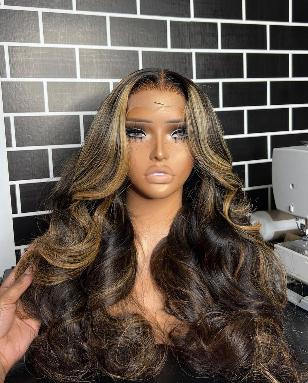 Highlight Ombre Lace Front Wig 13x6 Wavy Lace Glueless Wig