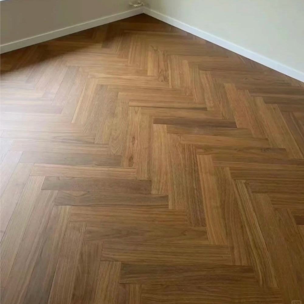 Engineered Three Layer Black Walnut Hardwood Flooring Durable UV Finish Splash-Resistant  Smooth Touch for Outdoor Park