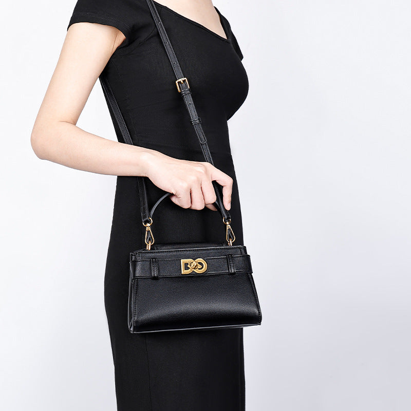 Fashionable Texture Trend2025European and American New Style Small Square Bag Niche Design Casual Chic Women's Single Shoulder Crossbody Bag