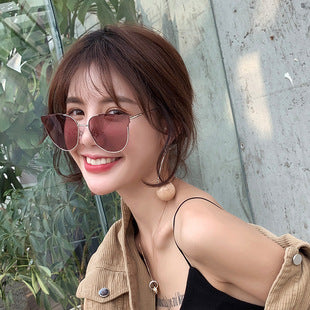 2025New Sunglasses for Women Trendy New European and American Fashion Chain Square Frame Sunglasses for Women Necklace Pendant sunglasses