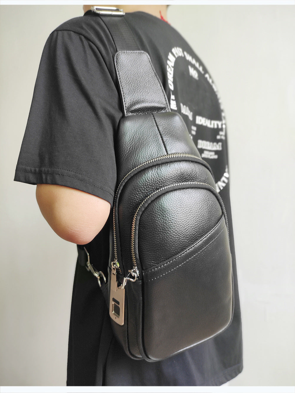 Anti-theft Fingerprint Lock Bag Top Layer Cowhide Men's Single Shoulder Crossbody Bag Multifunctional Crossbody High-end Genuine Leather Chest Bag