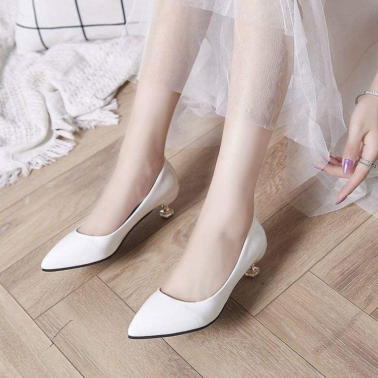 Low Heel High Heel Shoes Shiny Leather Cat Heel Shoes for Women3cm Stiletto Low Heel Korean Style Elegant Pointed Toe Small Heel Single Shoes Work Shoes