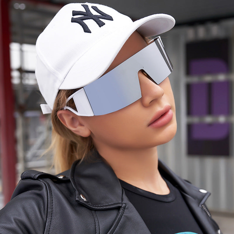 Outdoor Sports Cycling Glasses for Women, Colorful Integrated Windproof Sunglasses, Trendy European and American Style, Large Frame Sunshade and Sun Protection Sunglasses