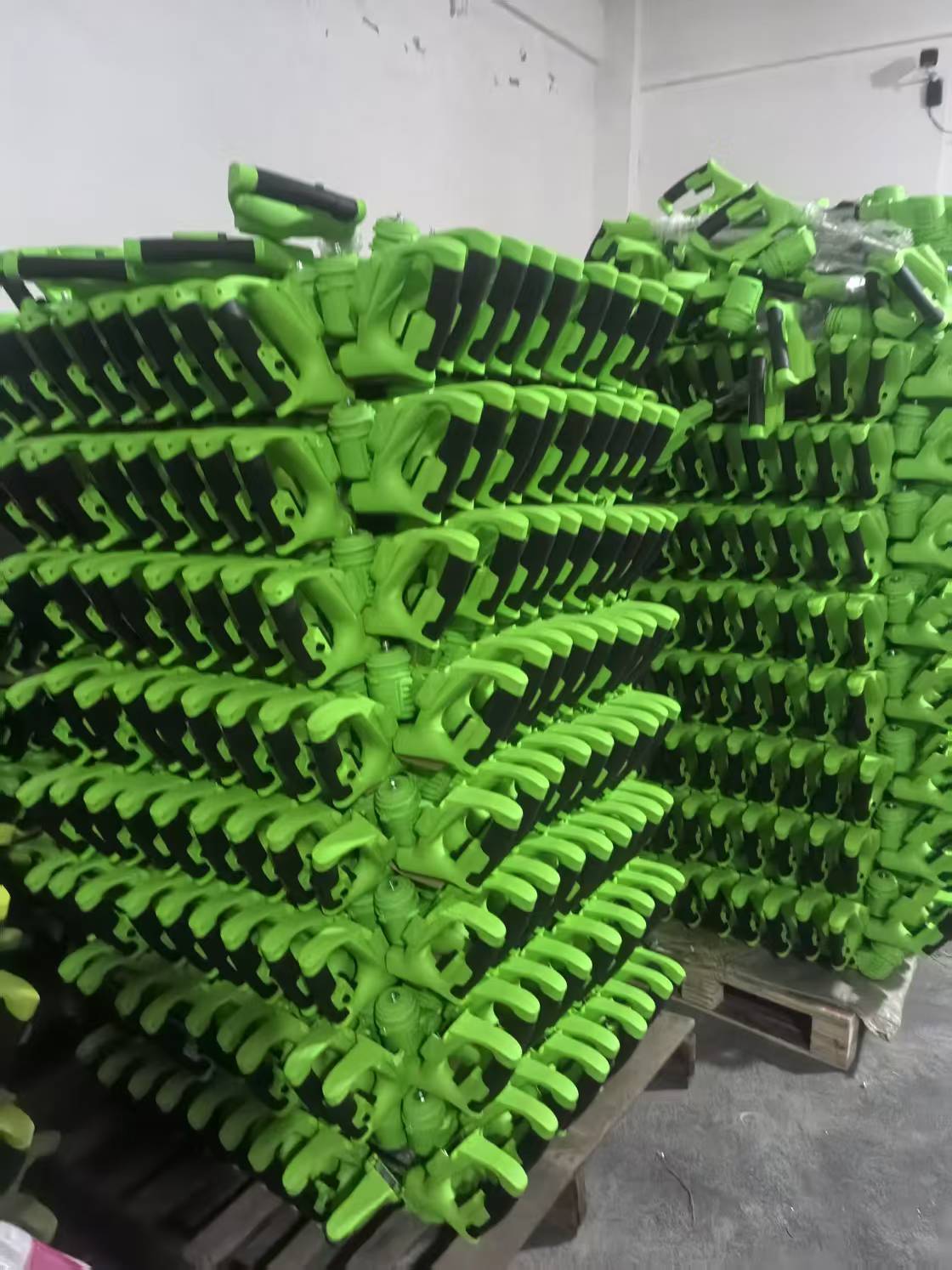 Lithium Battery Lawn Mower Weed Eater Rechargeable Household Grass Trimmer Electric Portable Garden Pruner Cordless