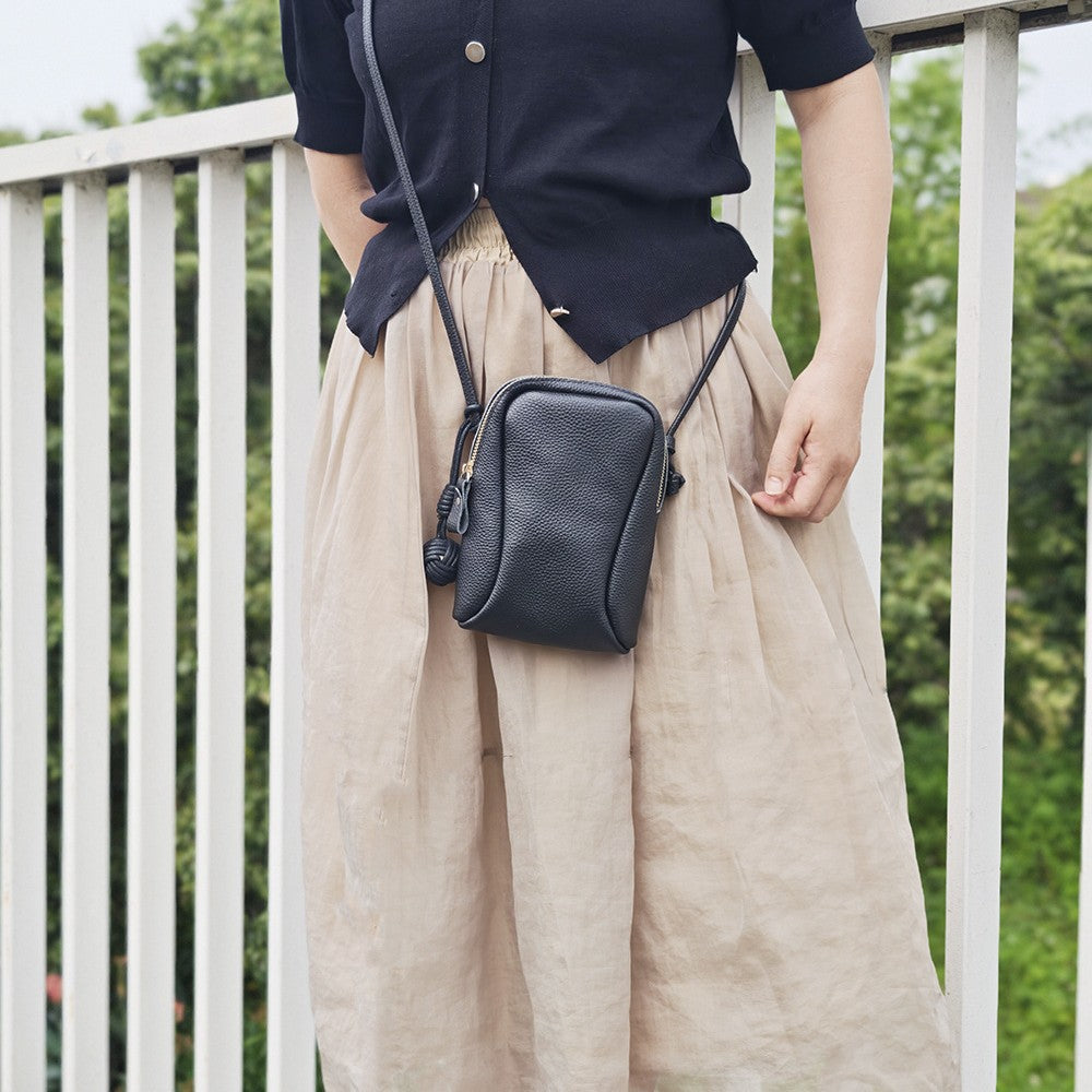 Niche Genuine Leather Phone Bag for Women2025Korean Style Fashion Versatile Lightweight Woven Ball Small Crossbody Bag