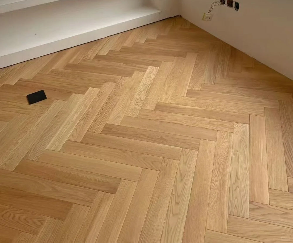 Luxury Customizable 18mm Herringbone Oak Engineered Flooring | Durable Multi-Layer Waterproof Anti-Slip Wood Exterior Outdoor