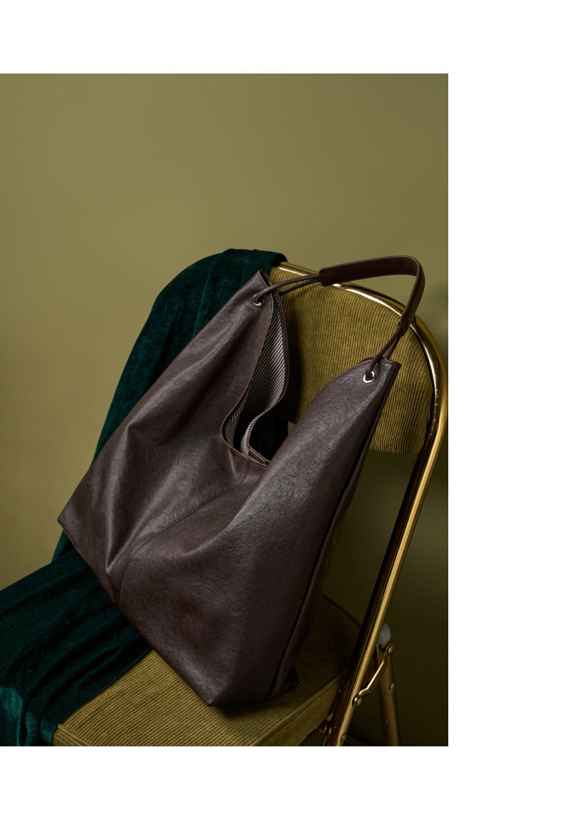 New Vegetable-Tanned Leather Trendy Large-Capacity Textured Tote Bag Versatile Shoulder Bag for Class and Commuting