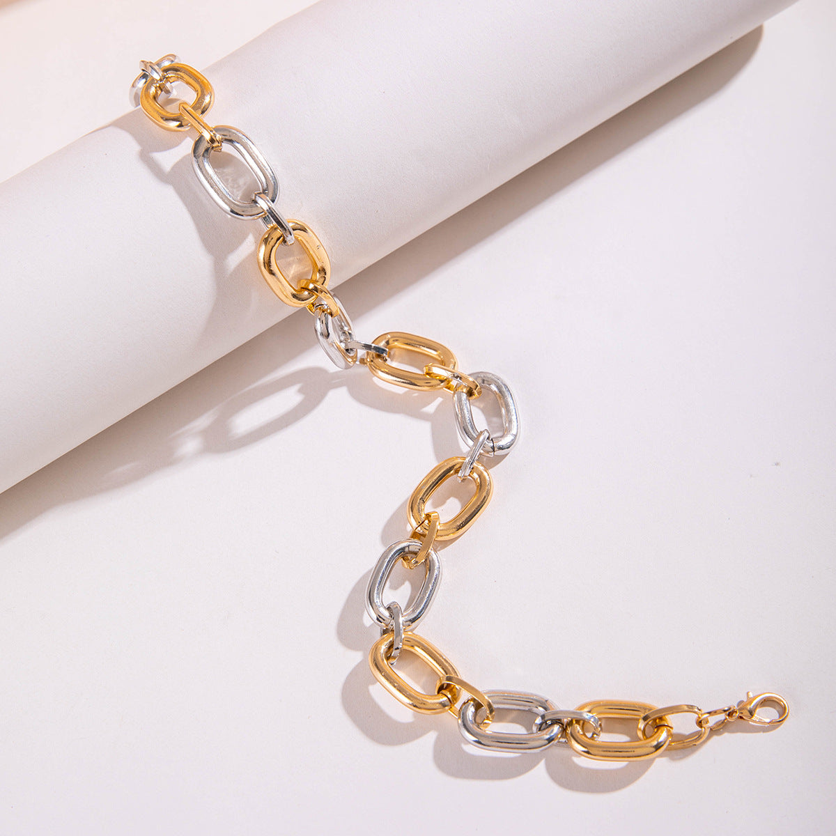 European and American Ornament Fashion Hip-Hop Short Thick Chain Geometric Necklace Metal Exaggerated Necklace