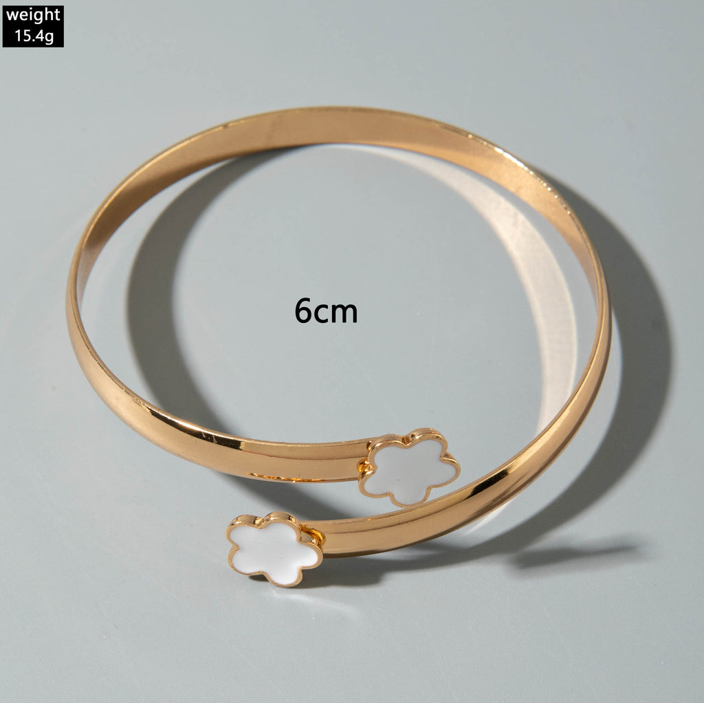 European and American Fashion Alloy Inlaid Diamond Five-Leaf Clover Bracelet Jewelry Three-Piece Set Simple Geometric Smooth Bracelet Wholesale