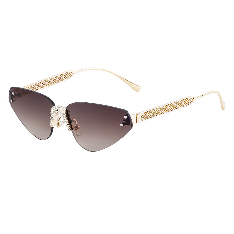 New European and American Fashion Frameless Sunglasses with Rhinestones for Women Outdoor Street Style Sunglasses Women Sun Protection Wholesale shades