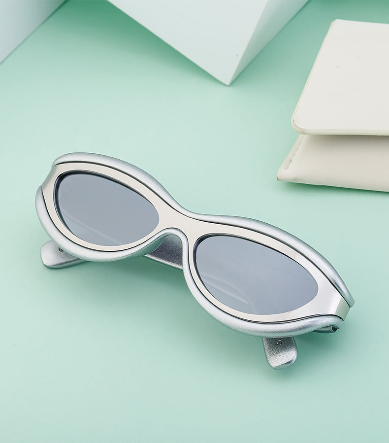New European and American Y2K Cat Eye Sunglasses for Women Street Style Small Frame Sunglasses for Men Trendy Wholesale sunglasse