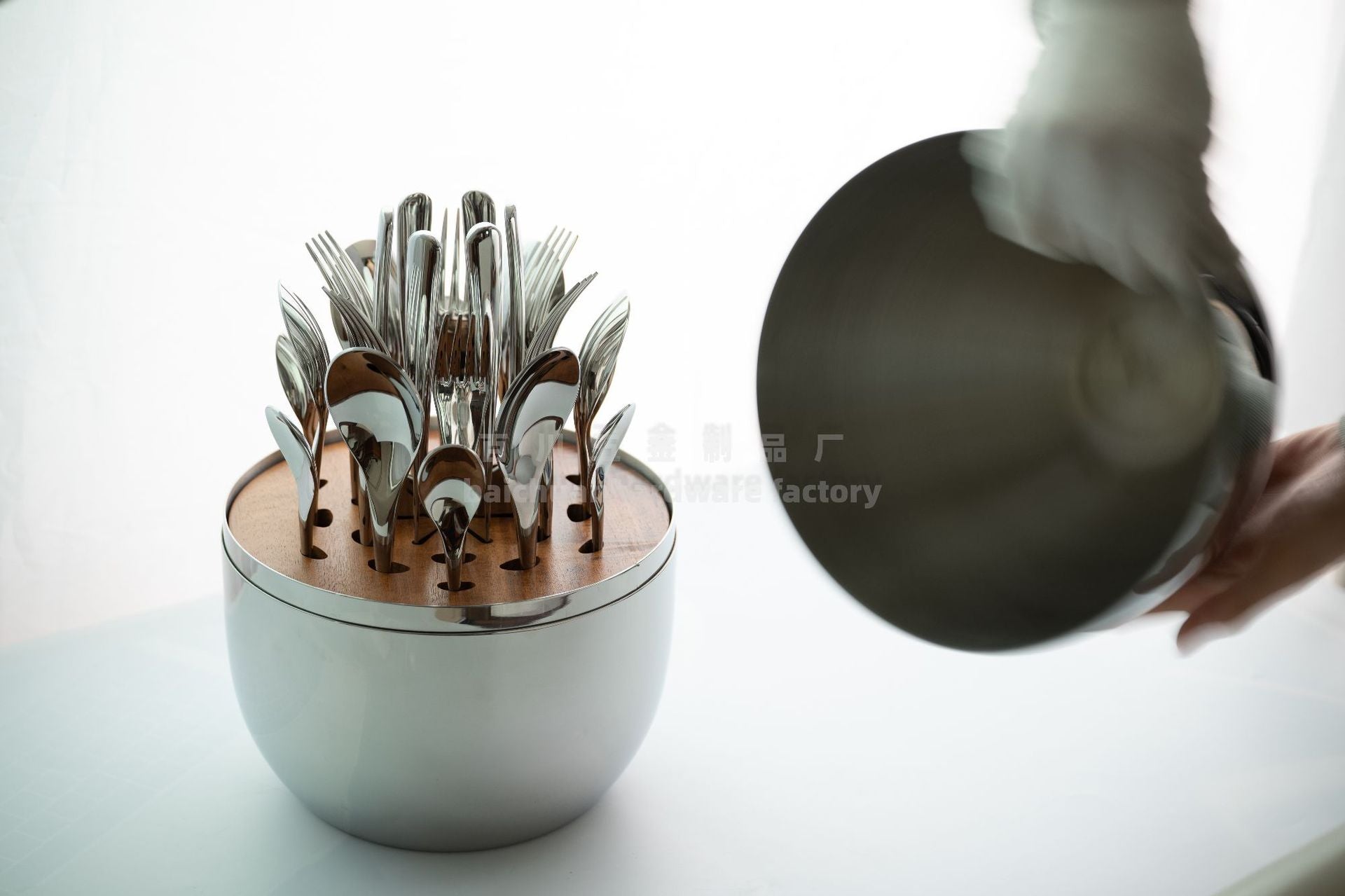 tablewareset Storage Golden Egg Stainless Steel24High-looking restaurant cutlery, forks and spoons set