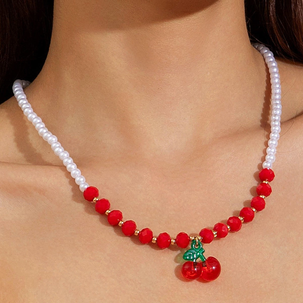 European and American Style Jewelry Light Luxury Imitation Pearl Cherry Necklace High-End Versatile Grass Multi-Layer Stacking Necklace Wholesale